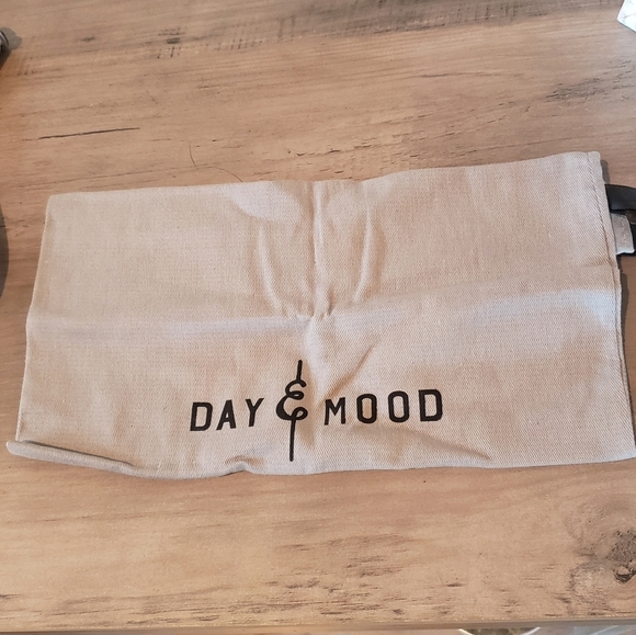 Day and Mood Fiona Leather Ivory Shoulder Bag NEW - Picture 7 of 9